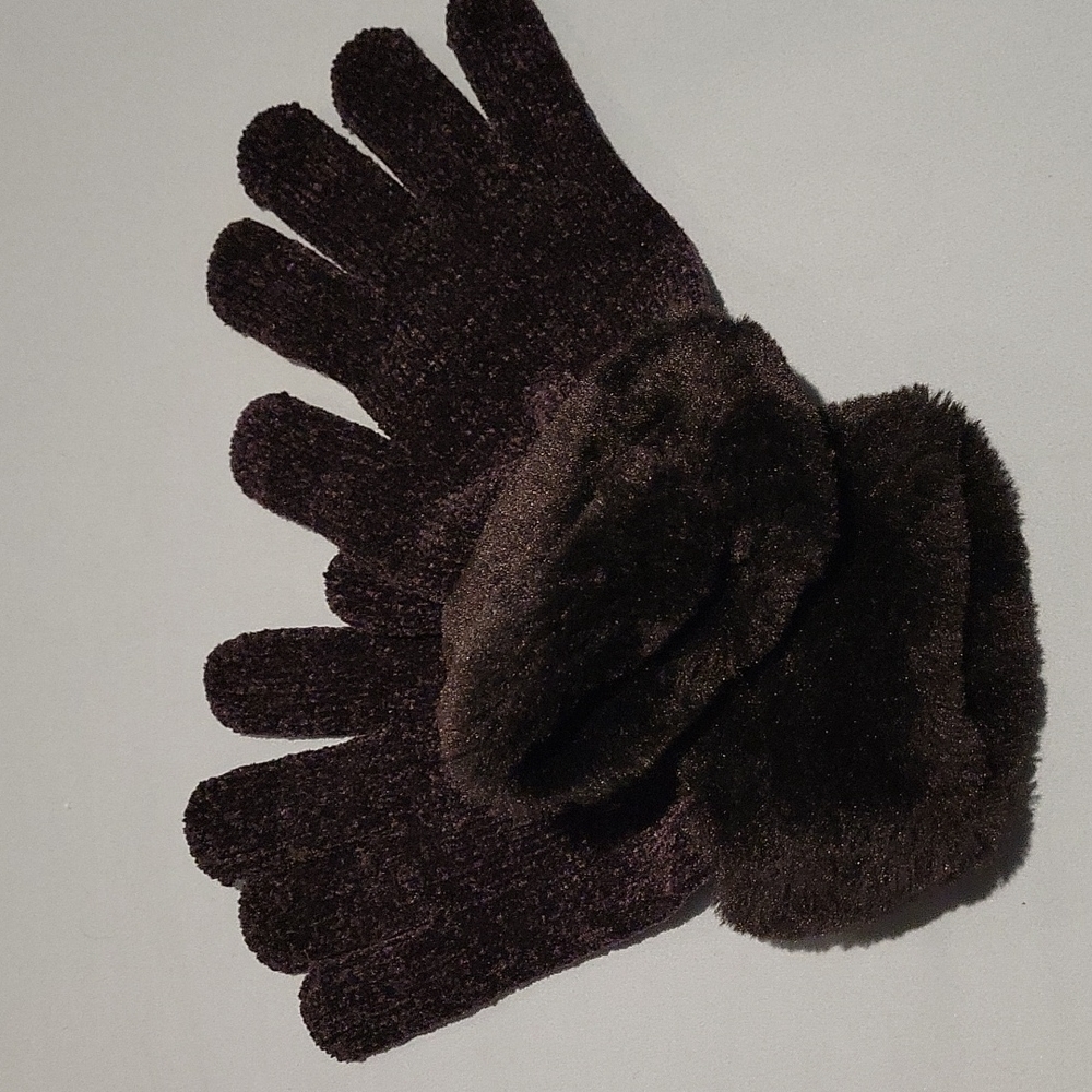 Gloves